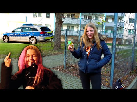 Security ruft die POLIZEI 🤬 SILVESTER UM 15 UHR IN BERLIN 🚨🚓🚨 [Reupload]