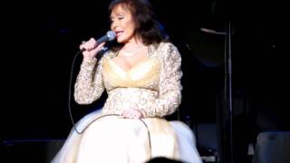 Loretta Lynn - Here I Am Again