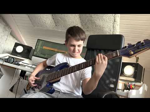 (12yrs) AronTheBassist - Omar Apollo - 3 Boys  (bass cover)
