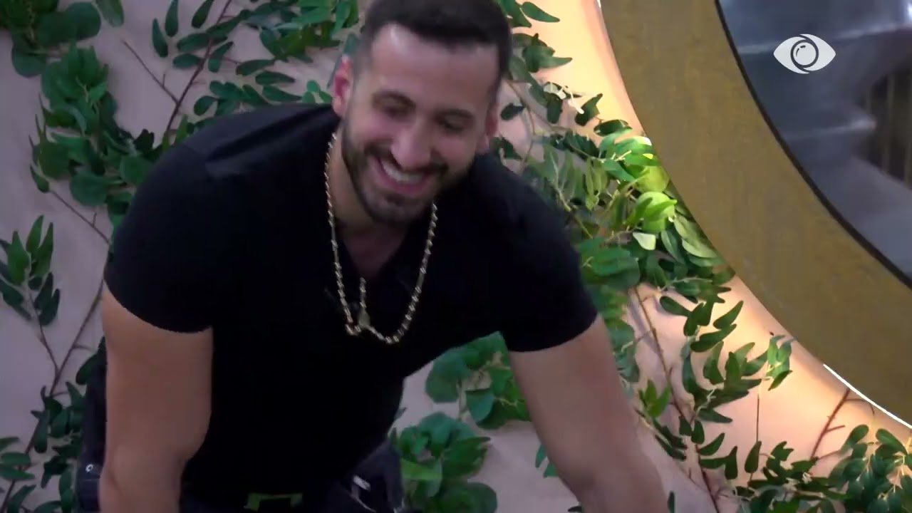 A puthemi njëherë për qejf/ Jozi i drejtohet Olës