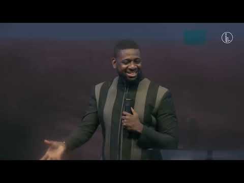 Voyager léger (01) - Athom’s Mbuma, Docteur