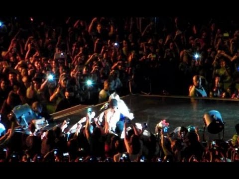 Beyoncé is pulled off stage by fan during performance in Brazil