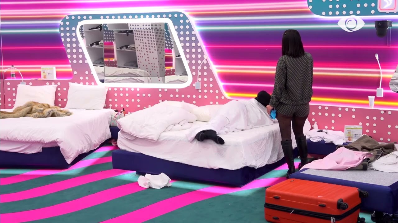 Shporru…/ Rogerti dhe Baby G diskutojnë, banori: Do vëmendje, do ta jap