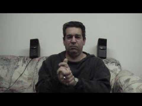 manualist plays seinfeld theme on his hands!