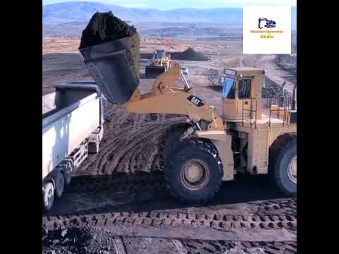 🥳🥳Caterpillar 992C Wheel Loader Loading Coal On Trucks Only One Pass🤗😇🤗