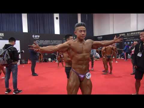 China bodybuilder backstage, 2019 Dec