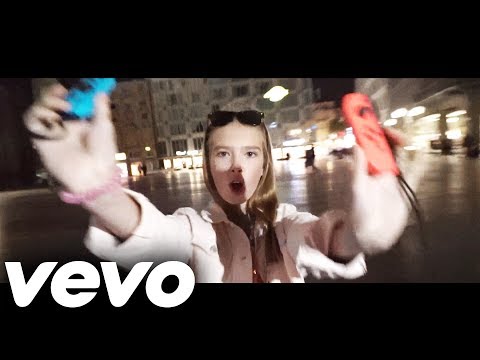 HeyLea SWIIITTCCHH (Official Musikvideo)