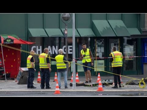 Berlin: Auto fährt in Menschengruppe