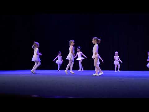 2. Růženky (úterní mini balet, děti 4-6 let, čas lekce 17:00, lektor A. Sivecová)