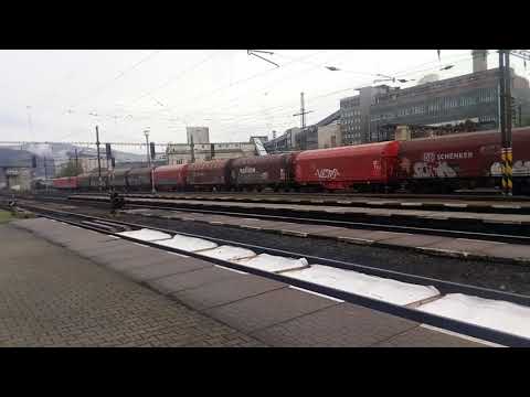 Odjezd DB nákladní vlaku ze stanice Ústí nad labem-Střekov