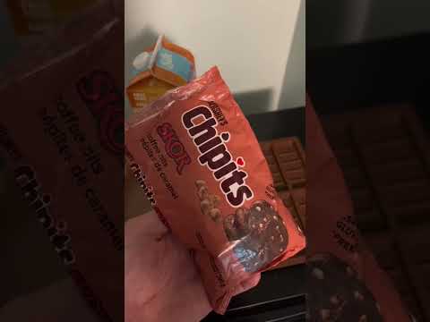 High Protein, Low Calorie Chocolate PB Skor Bars!
