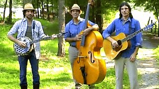 The Avett Brothers Perform &quot;Pretty Girl from Raleigh&quot; | Southern Living