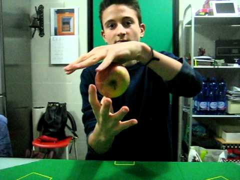 Levitation 'must see':Incredible Magician Tricks