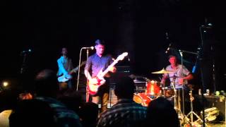 Fake Problems - Don't Worry Baby (Live)