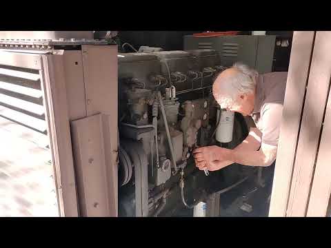 Vintage PE-245 WW-II Generator startup.