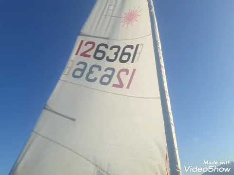 Vento em popa e por do sol no través