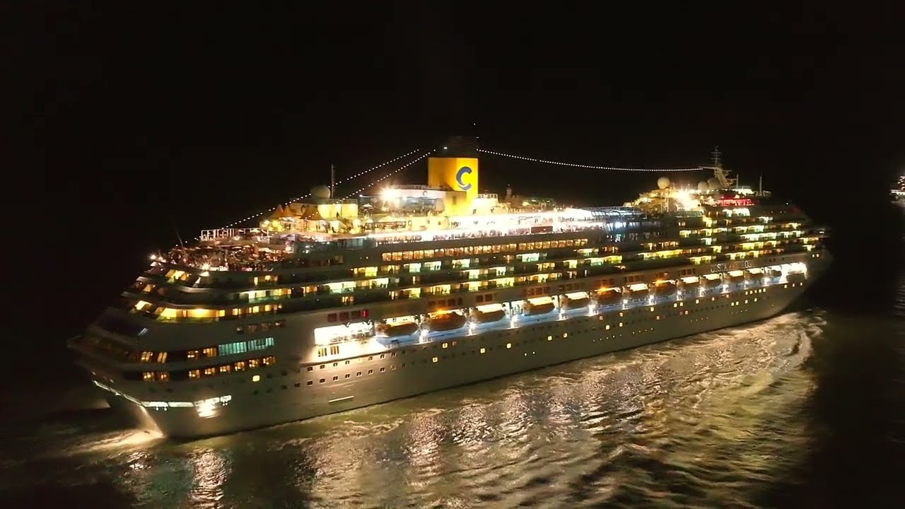 Costa Favolosa 09 abril 2023