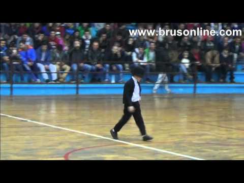 Brus: Ilija Nikolić kao Michael Jackson