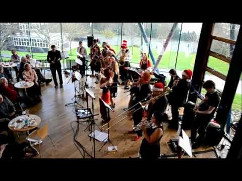 Wonderbrass play Brooklyn (by Youngblood Brass Band)