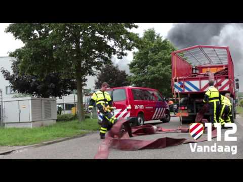 Grote industriebrand bij Huiskes Metaal in Waalwijk