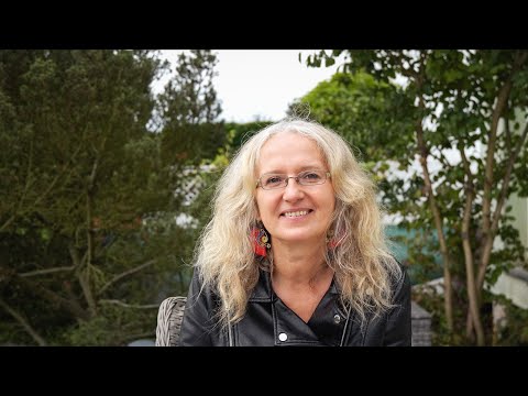 HOVORY ZE ZEMĚ -  Vím, co je po smrti..2.díl  - Klára Markuciová