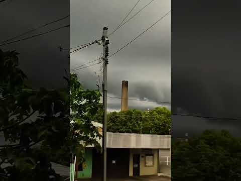 ⛈️😮vejam a #tempestade que se aproximou da cidade de #charqueadas , no estado do #riograndedosul