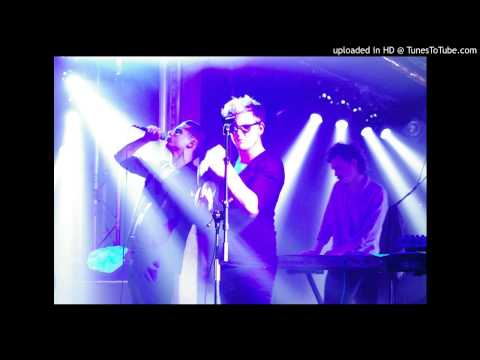 Ou Est Le Swimming Pool - Outside