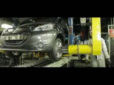 Fabrication de la Peugeot 208 à Poissy ( www.feline.cc )