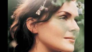 Thievery Corporation feat. Emiliana Torrini &quot;Heaven&#39;s Gonna Burn Your Eyes&quot; (live 11.22.02)