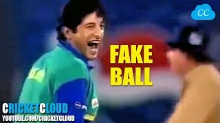 Wasim Akram bowled FAKE BALL into the RIBS - SHOCKED THE BATSMAN !!
