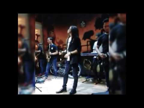Pergilah Kasih live silole caffe by Rion Laode