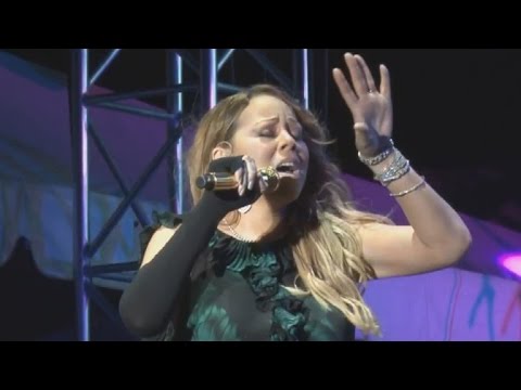 Mariah Carey Suffers a Cringe-Worthy Lip-Sync Fail