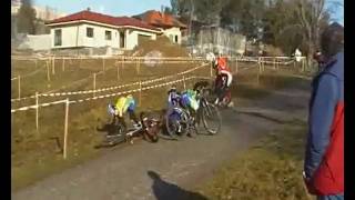 preview picture of video 'Štart MSR v cyklokrose Prievidza 11.12.2011'