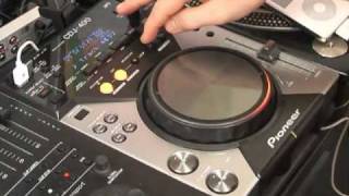 Video thumbnail for DJmag Review - Pioneer CDJ-400 by DJ Mag
