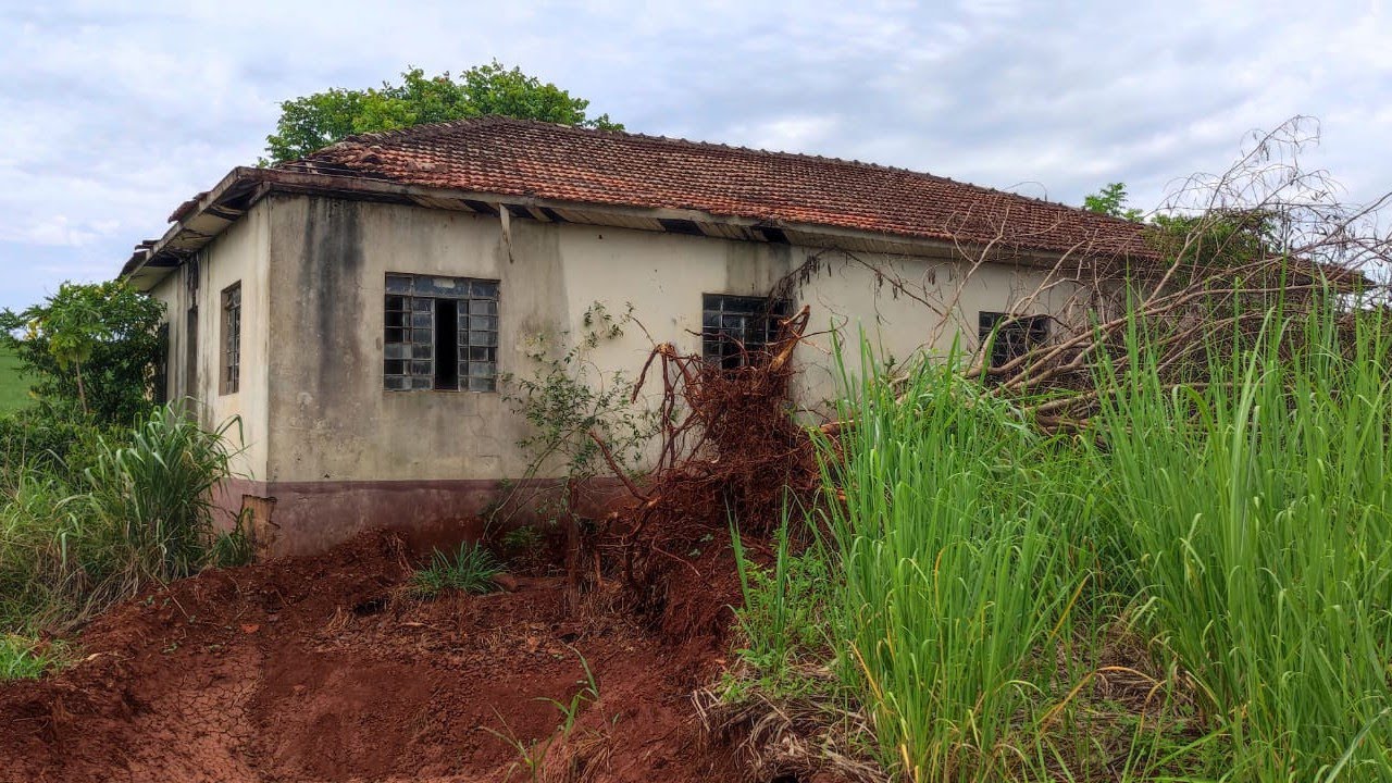 Marido Perde As Duas Pernas e Um Braço Com Isso a Esposa o Abandona, E Ele Faz Algo Improvável
