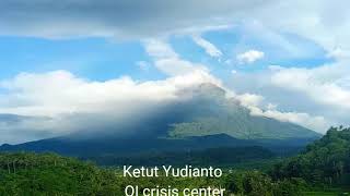 preview picture of video 'Ada pelangi di Gunung Agung Bali, time lapse rabu 07/02/2018, jam 07.39 wita'