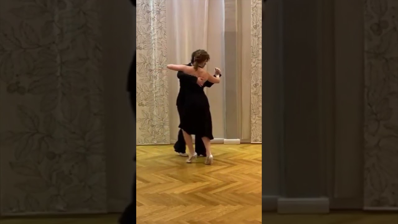 Dancing To Juan D'Arienzo