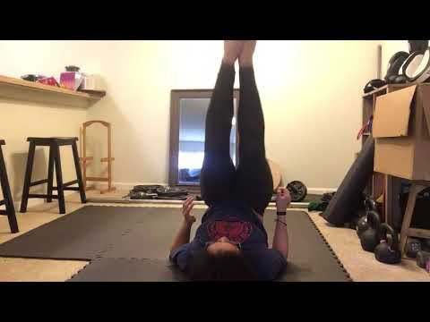 BJJ solo drill on your back - triangles