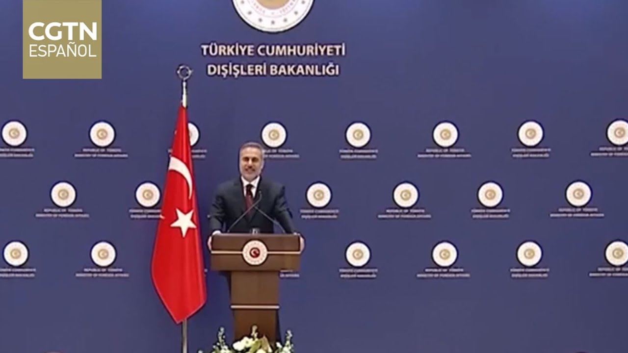 Canciller turco afirma que su país se opone a cualquier operación militar cont