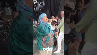 Selda Bağcan&#39;ın prova tarzı büyük ilgi gördü... Kraliçe Elizabeth benzetmesi  #shorts