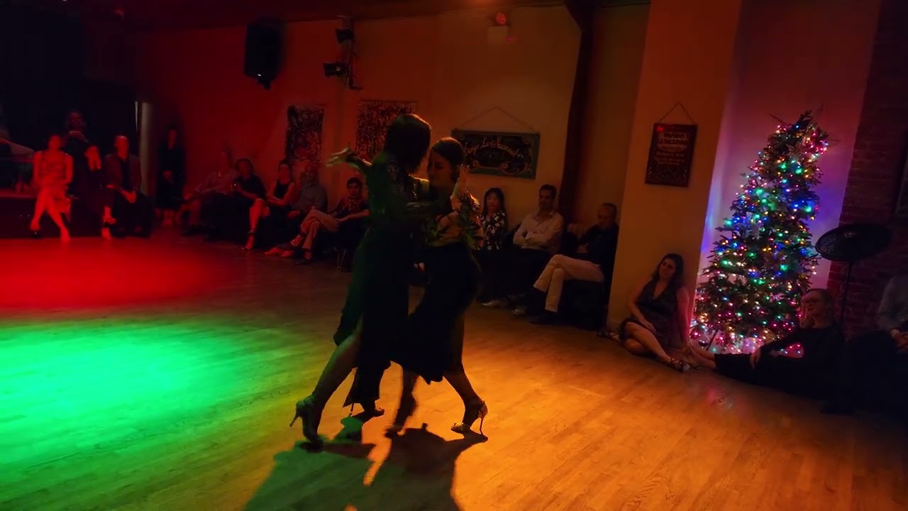 Argentine tango: Analía Centurión & Mariana Parma - Comme il faut