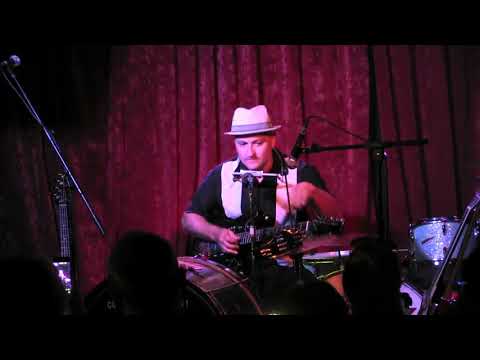 Hipbone Slim One Man Band@Dirty Water Club