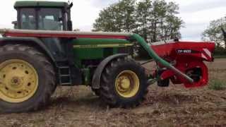 preview picture of video 'Strip-tilling: a conservation system that uses minimum tillage. (2)'