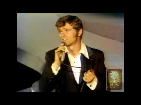 Jerry Reed LIVE! 1971 ~ "When You're Hot, You're Hot" HAPPY BIRTHDAY KILLA!