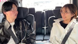 是非って身振り手振りしただけなのに、一瞬握手と勘違いして引っ込めるの可愛すぎ!そしてすぐ気づくのイケメン過ぎ。そして手繋ぐ時間長すぎw - 【初登場】え?誰?減税推進し続ける公認会計士さとうさおり