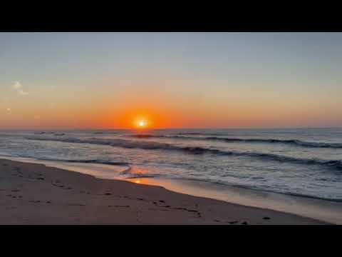 Gorgeous sunrise over the ocean