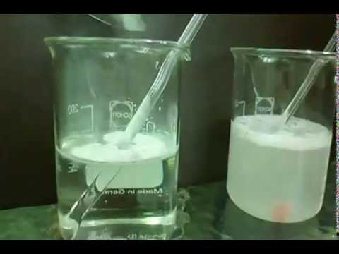 การปลูกถ่ายผิวหนังในโรคสะเก็ดเงิน ครีม neurodermatitis บนหลังของเขา