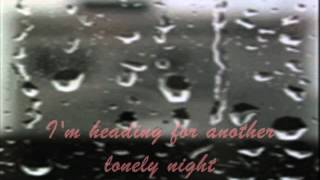 I ALWAYS GET CAUGHT IN THE RAIN - Dionne Warwick (lyrics)