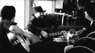 BLACKIE AND THE RODEO KING get stoned for their new U.S release SWINGIN&#39; THE CHAINS OF LOVE