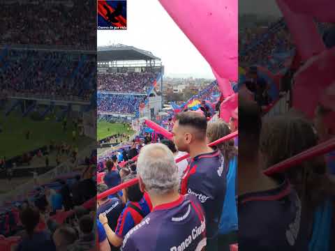 "El que no salta es de #Huracán | #futbol #argentina #hinchada #sanlorenzo" Barra: La Gloriosa Butteler &bull; Club: San Lorenzo
